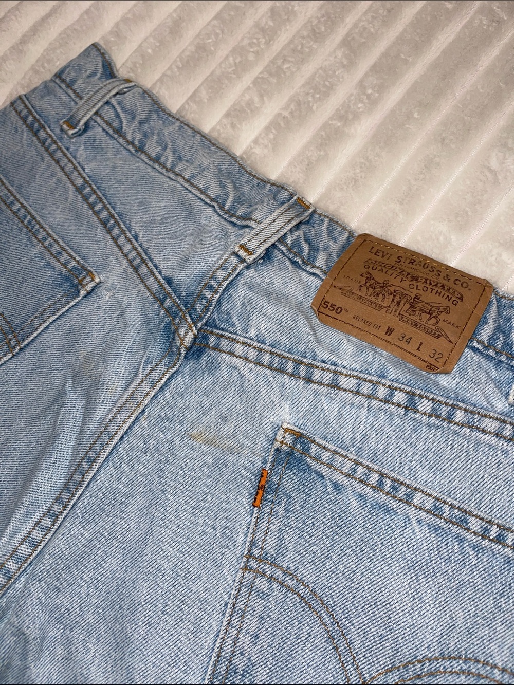 Levi's 550 Vintage Orange Tag Light Blue Straight Jeans | Size 34 - Picture 12 of 14
